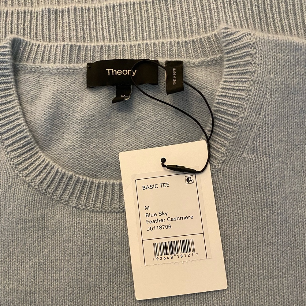 Theory Basic Tee Feather Cashmere in Blue Sky